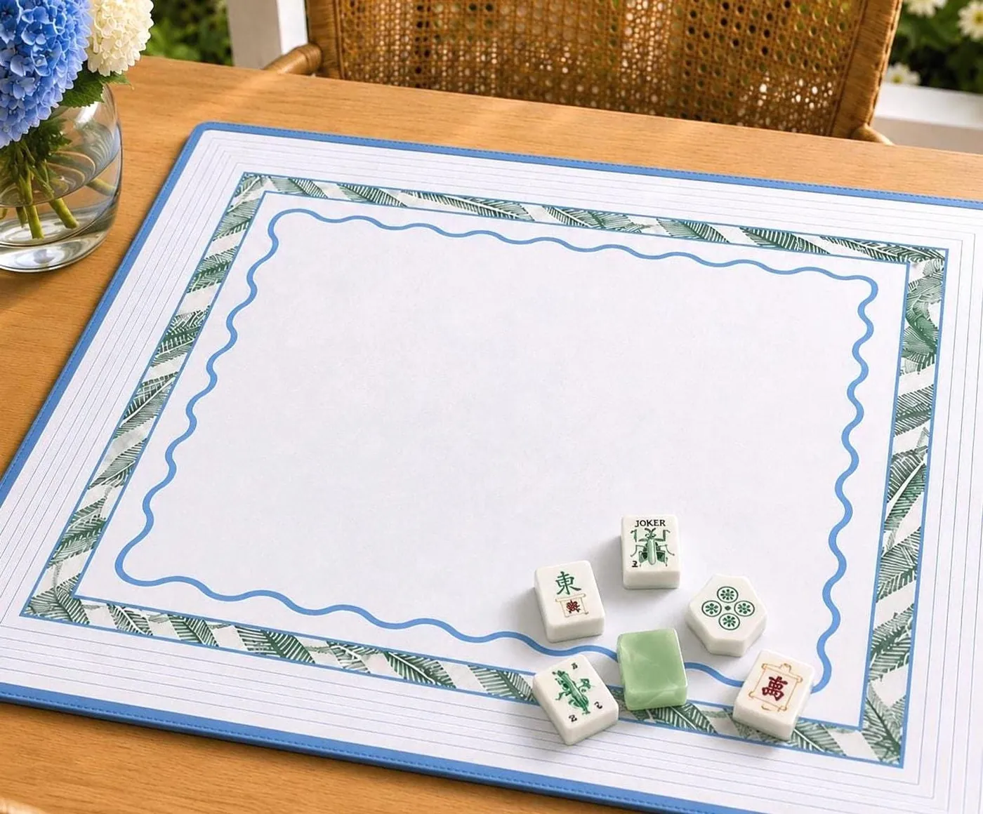 The Preppy and Tropical mat with the first Mahjong tiles on it